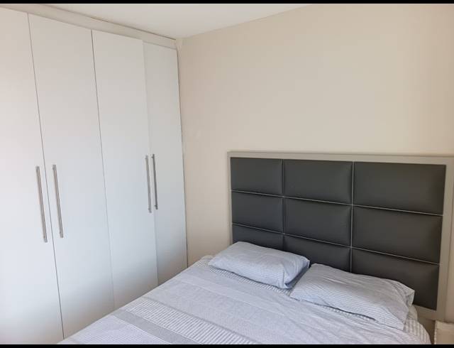2.5 BEDROOM FLAT TO LET IN ESSENWOOD